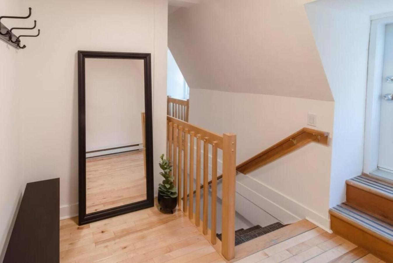 Golden Cross // Typical Old Quebec Appartement Екстер'єр фото