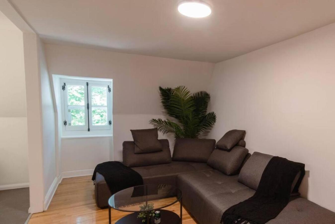 Golden Cross // Typical Old Quebec Appartement Екстер'єр фото